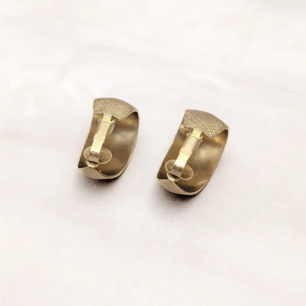 Vintage clip earrings